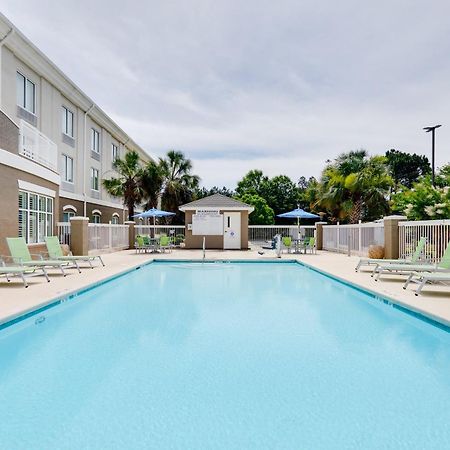 Holiday Inn Express Hotel & Suites Dublin By Ihg Exterior photo