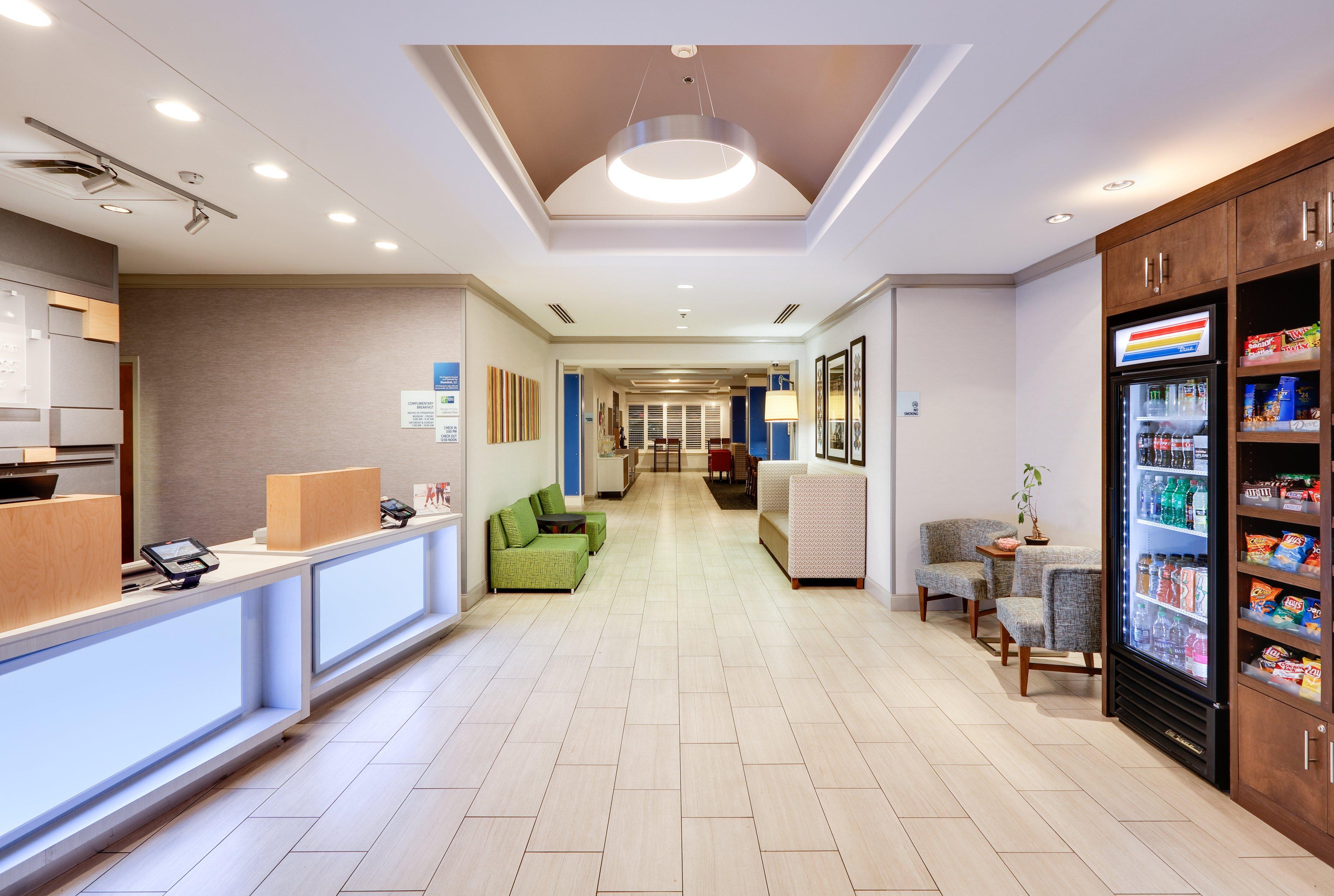 Holiday Inn Express Hotel & Suites Dublin By Ihg Exterior photo