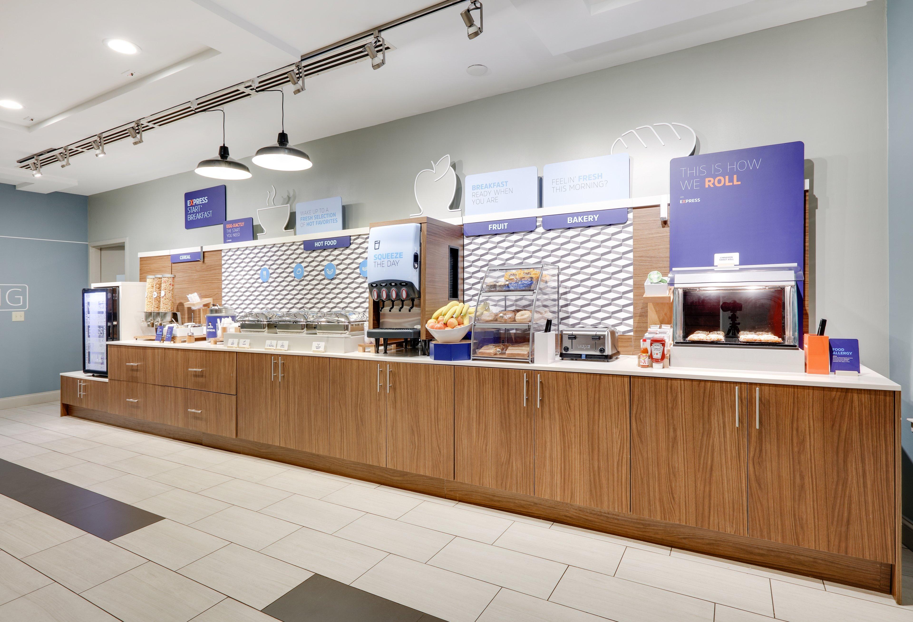 Holiday Inn Express Hotel & Suites Dublin By Ihg Exterior photo