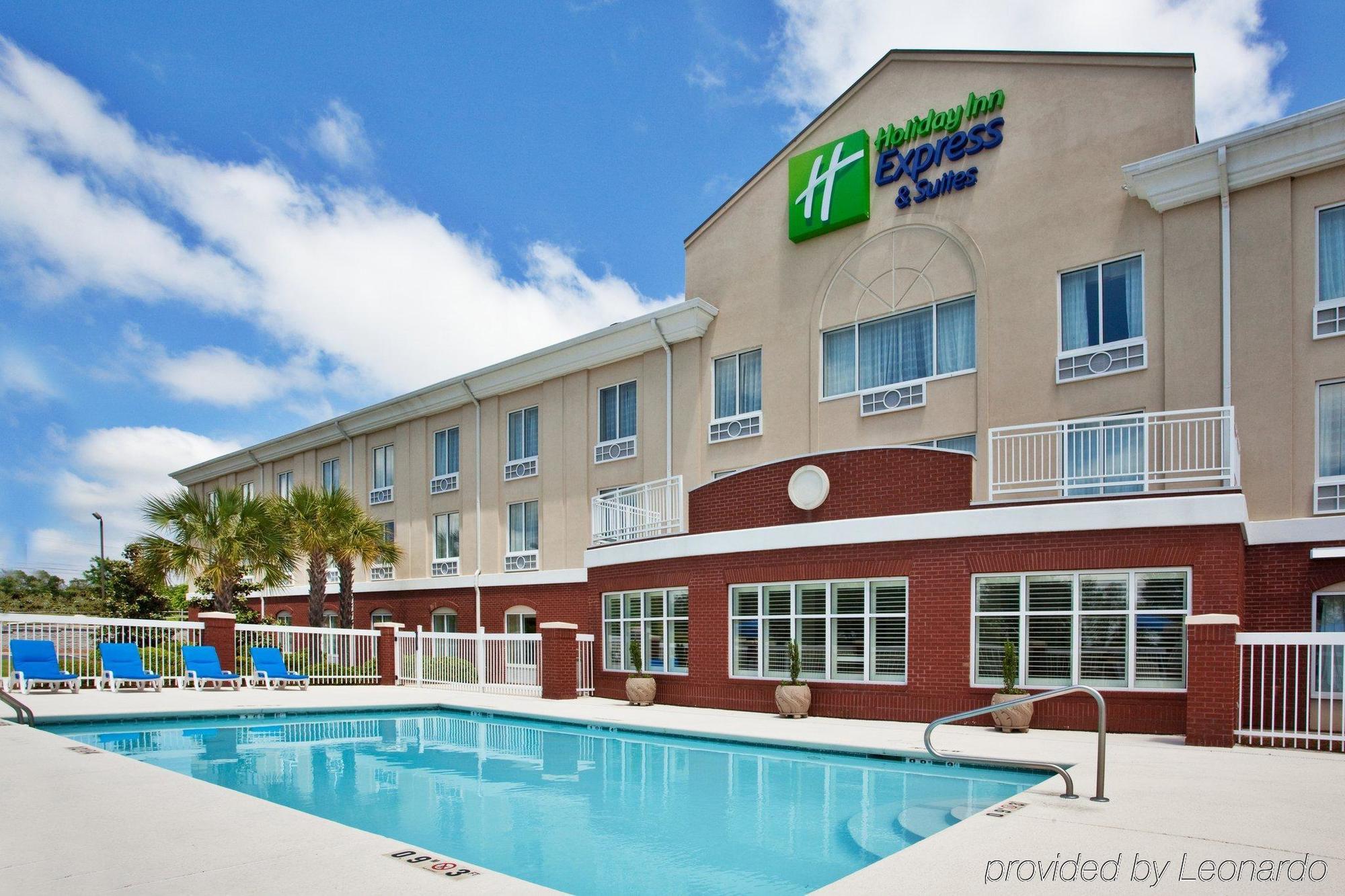 Holiday Inn Express Hotel & Suites Dublin By Ihg Exterior photo