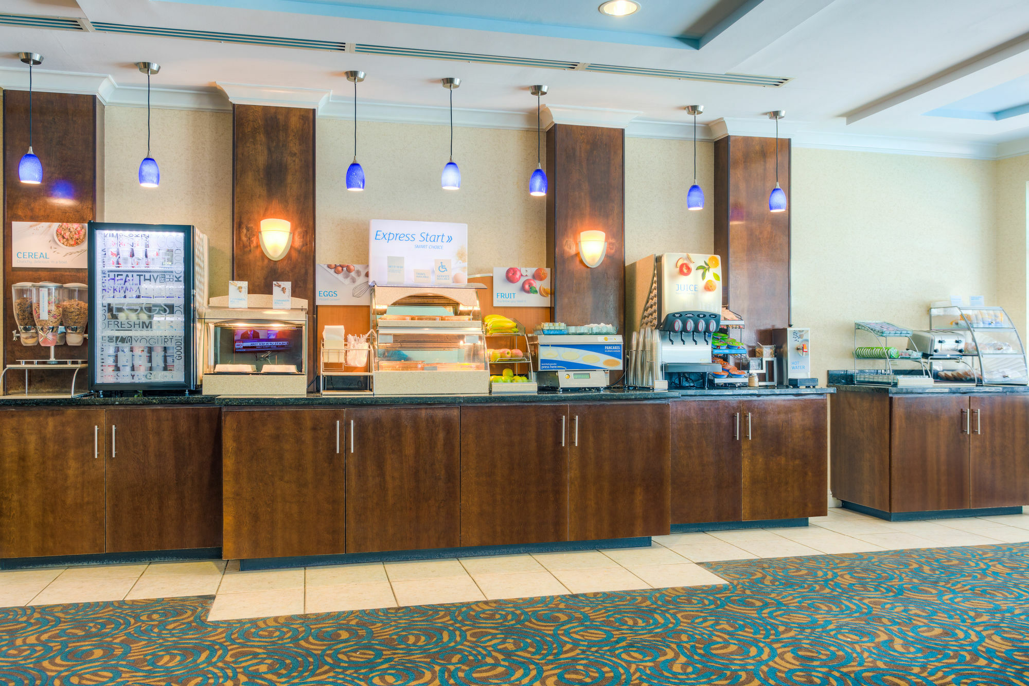 Holiday Inn Express Hotel & Suites Dublin By Ihg Exterior photo